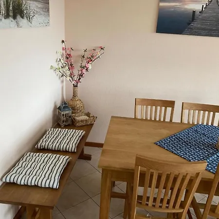 Ferienbungalow Mit Seeblick *